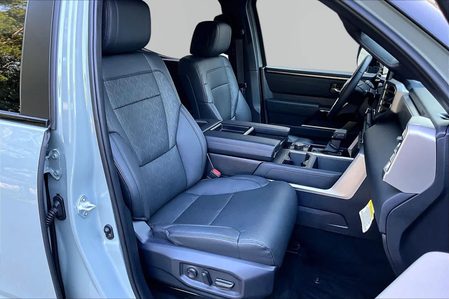 Used 2025 Lunar Rock Toyota Limited image 9