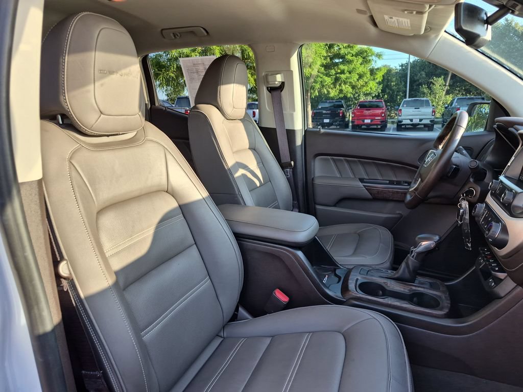 Used 2022 Summit White GMC Denali image 39