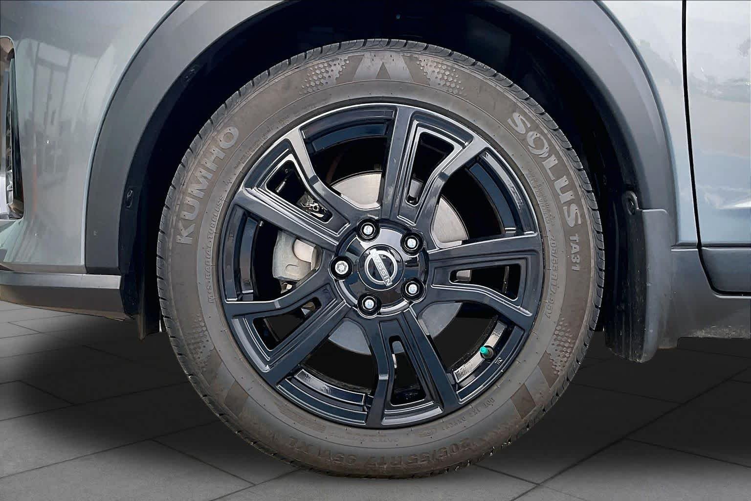 Used 2024 Gun Metallic Nissan SV image 9