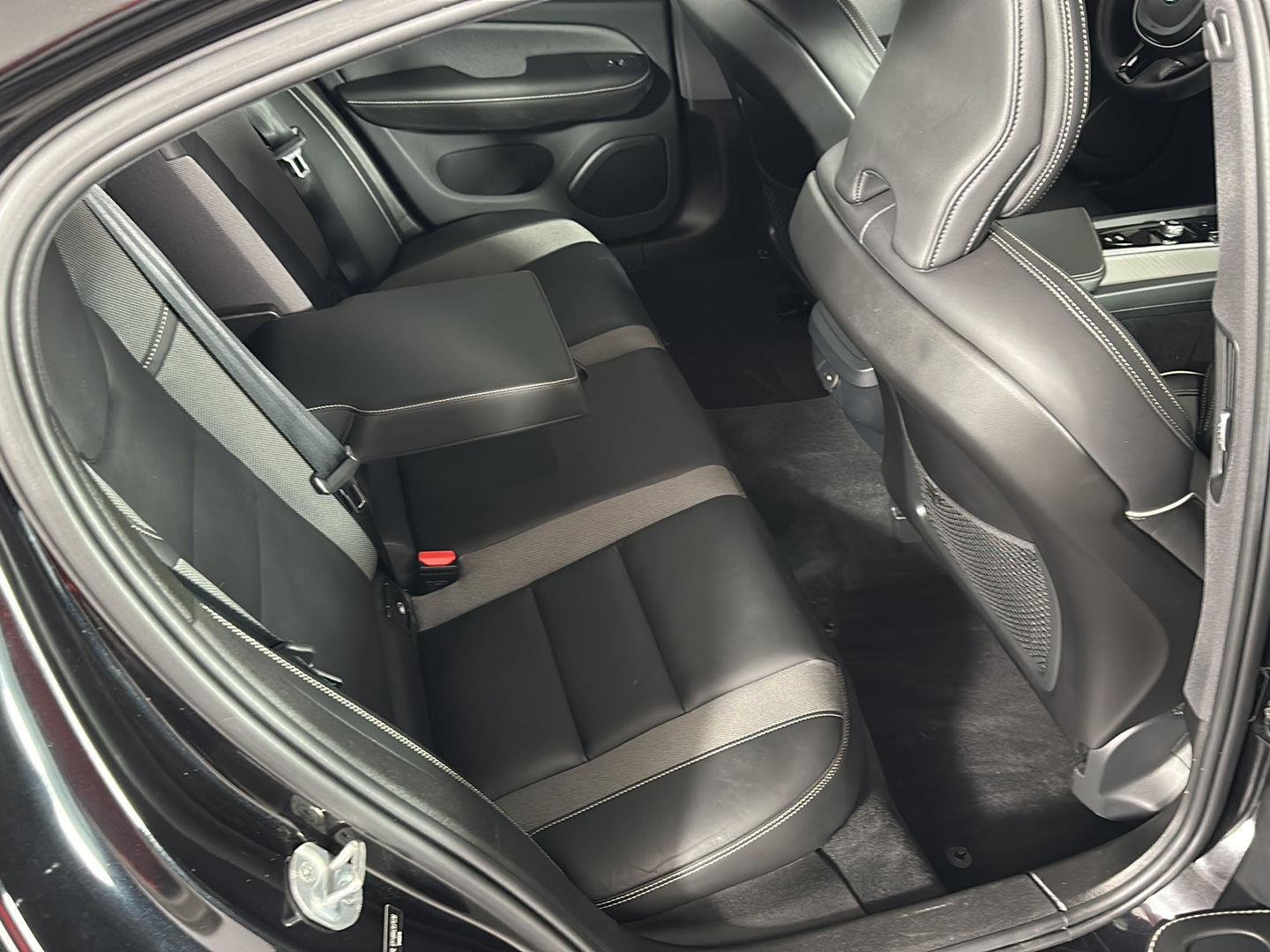 Used 2024 Onyx Black Metallic Volvo Plus Black Edition image 7