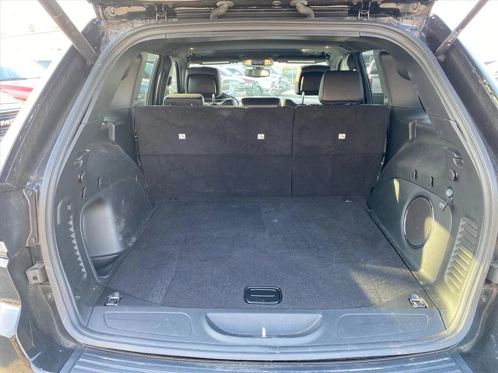 Used 2022 Diamond Black Crystal Pearlcoat Jeep Laredo X image 26