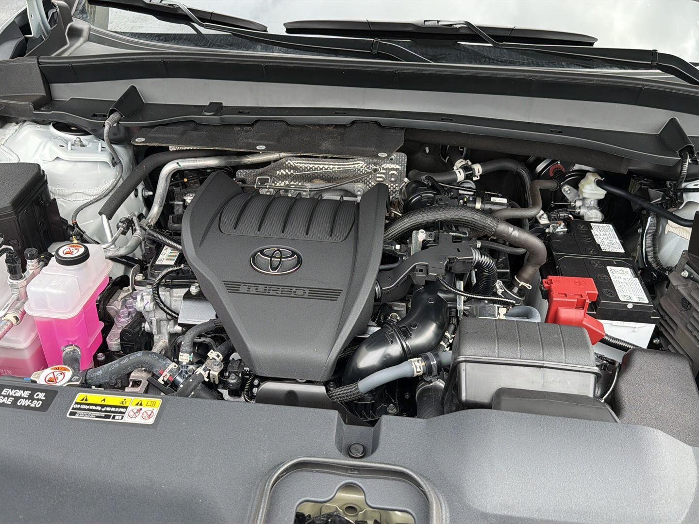 Used 2025 Wind Chill Pearl Toyota XLE image 35
