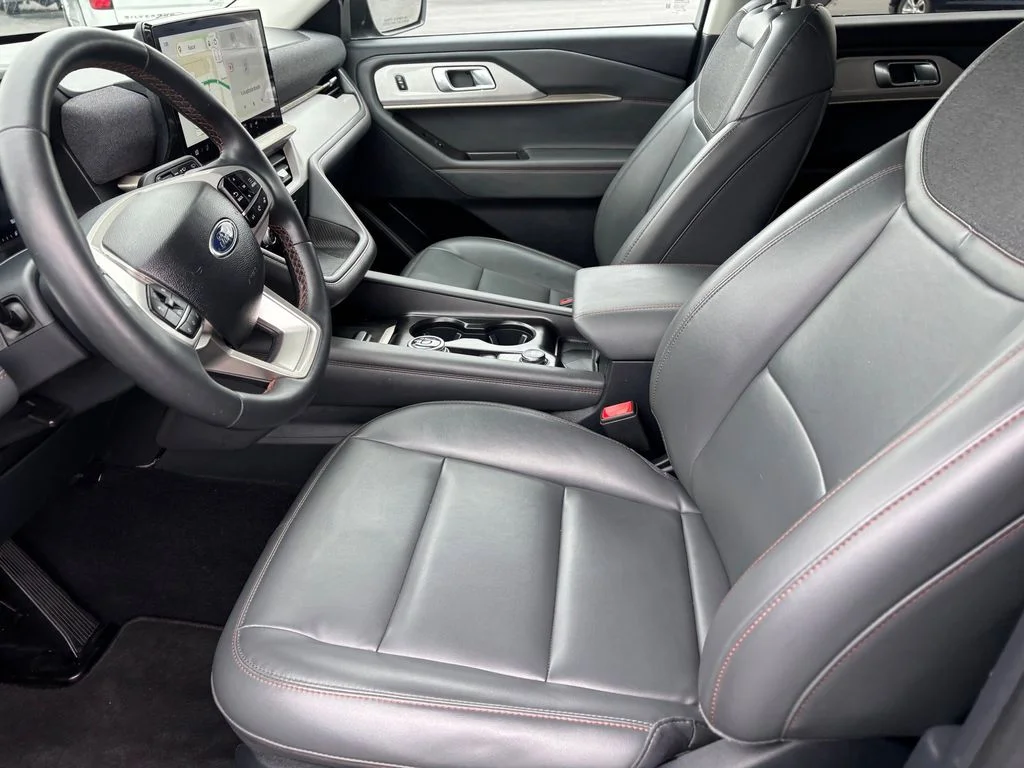 Used 2025 Gray Ford Active image 10