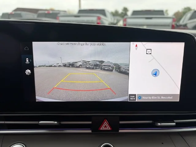 Used 2025 Metal Hyundai SEL Convenience image 23