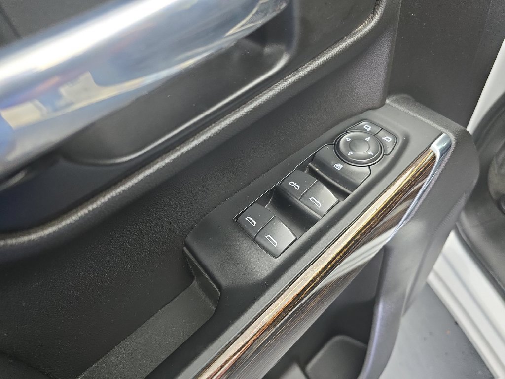 Used 2021 White GMC Elevation image 13