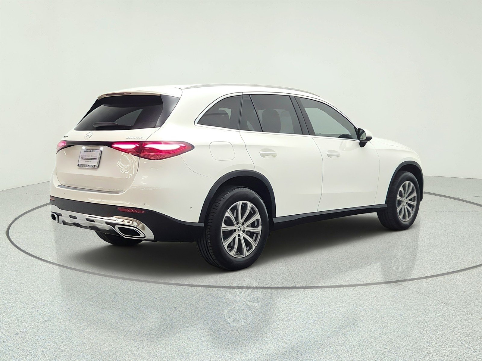 Used 2024 Polar White Mercedes-Benz GLC 300 4MATIC® SUV image 5