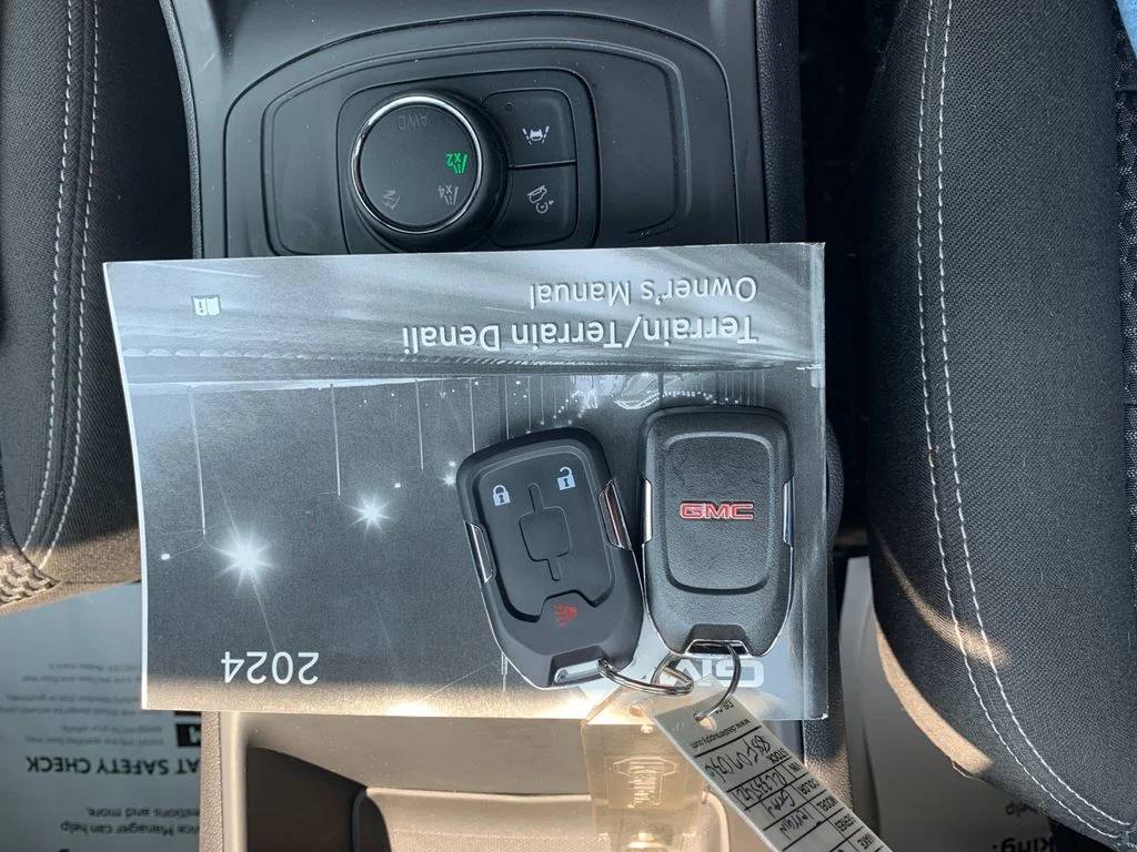 Used 2024 Silver GMC SLE image 9