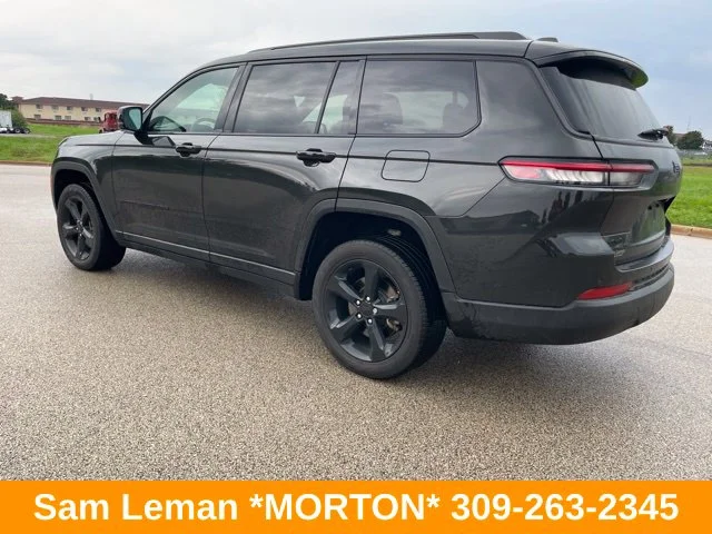Used 2024 Gray Jeep Limited image 4