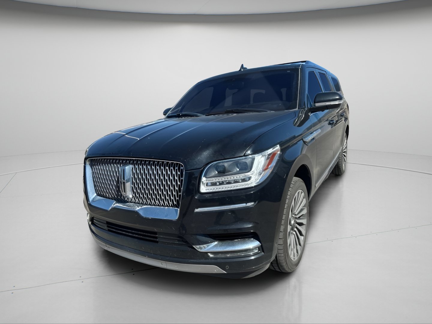 Used 2020 Black Lincoln Reserve image 4