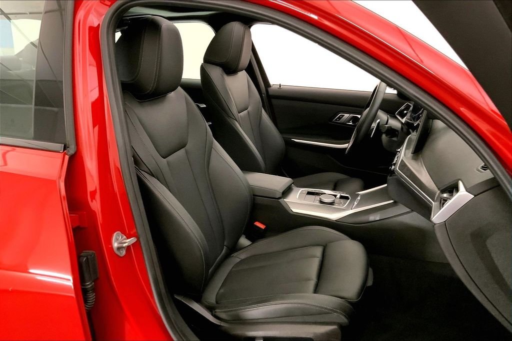 Used 2023 Melbourne Red Metallic BMW  image 6