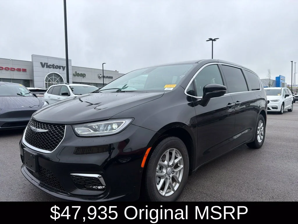 2026 Chrysler Pacifica Select