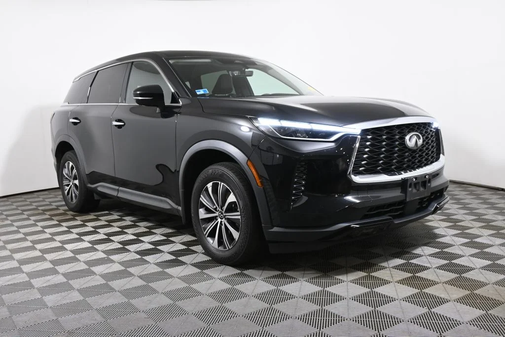 Certified Used 2023 Black INFINITI PURE image 9