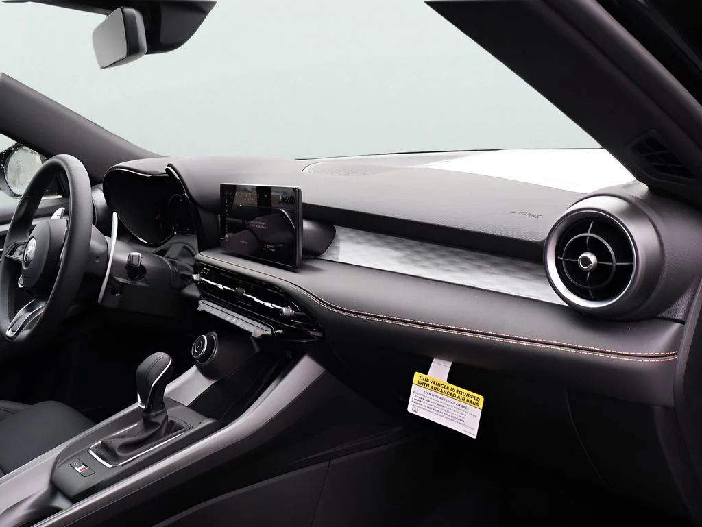 New 2025 Alfa Black Alfa Romeo Base image 11