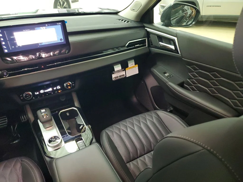New 2026 Gray Mitsubishi SEL image 16