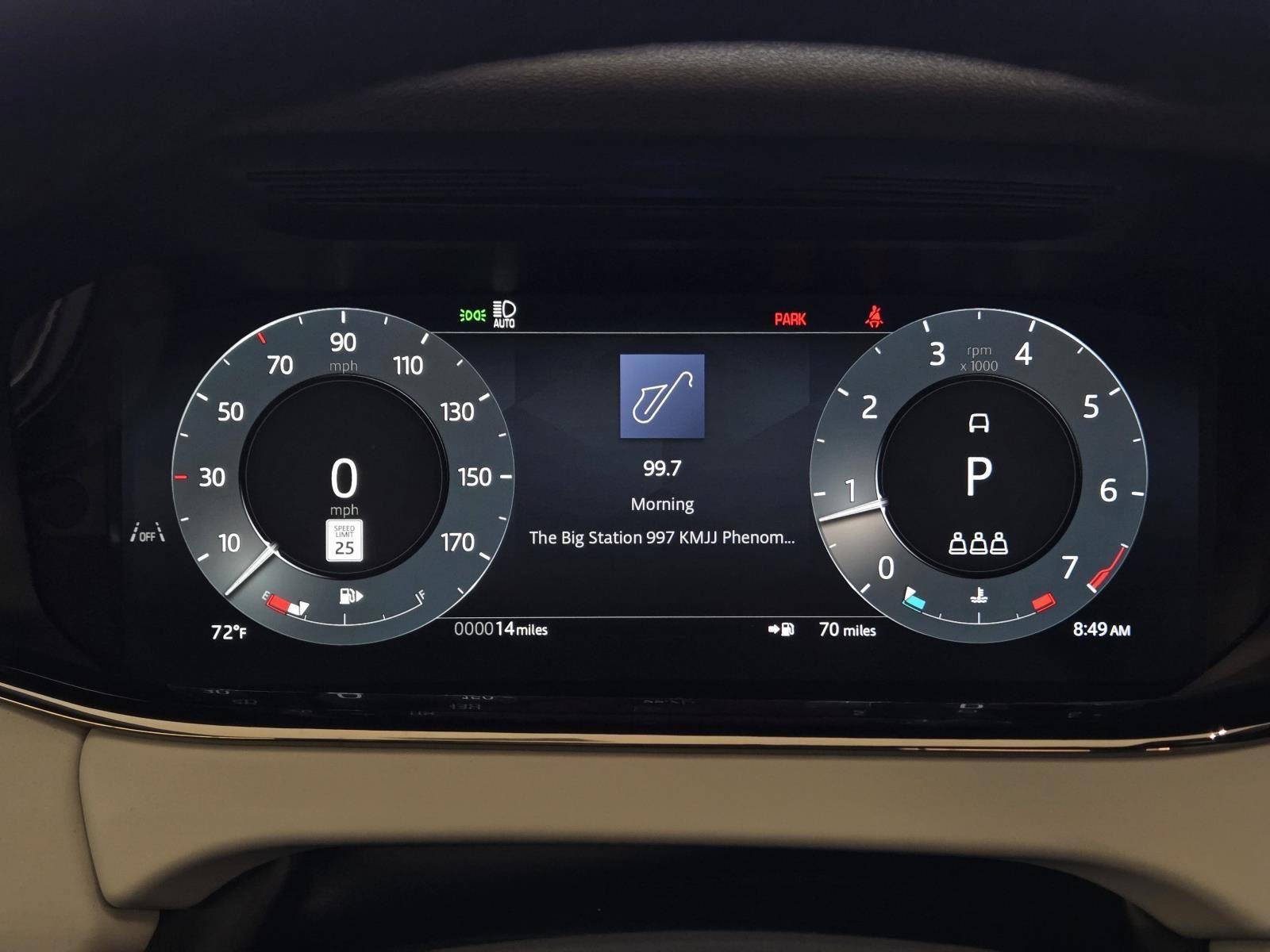 New 2026 Seoul Pearl Silver Land Rover Core S image 15