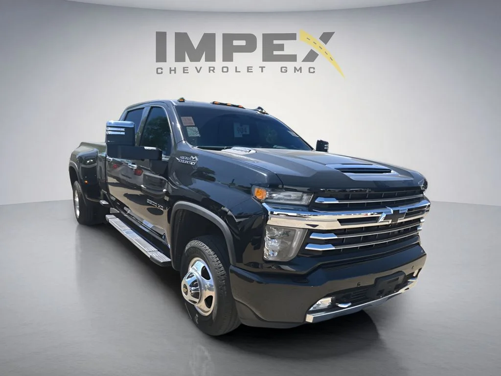 Used 2023 Black Chevrolet High Country image 5