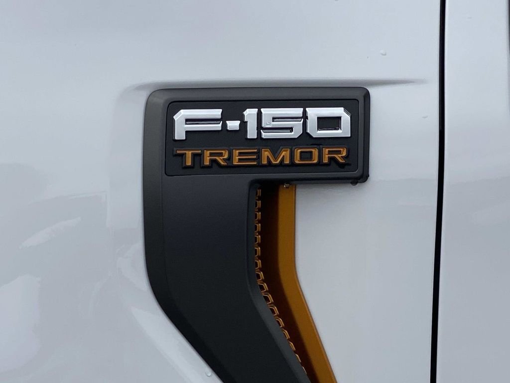 New 2026 Oxford White Ford Tremor® image 8