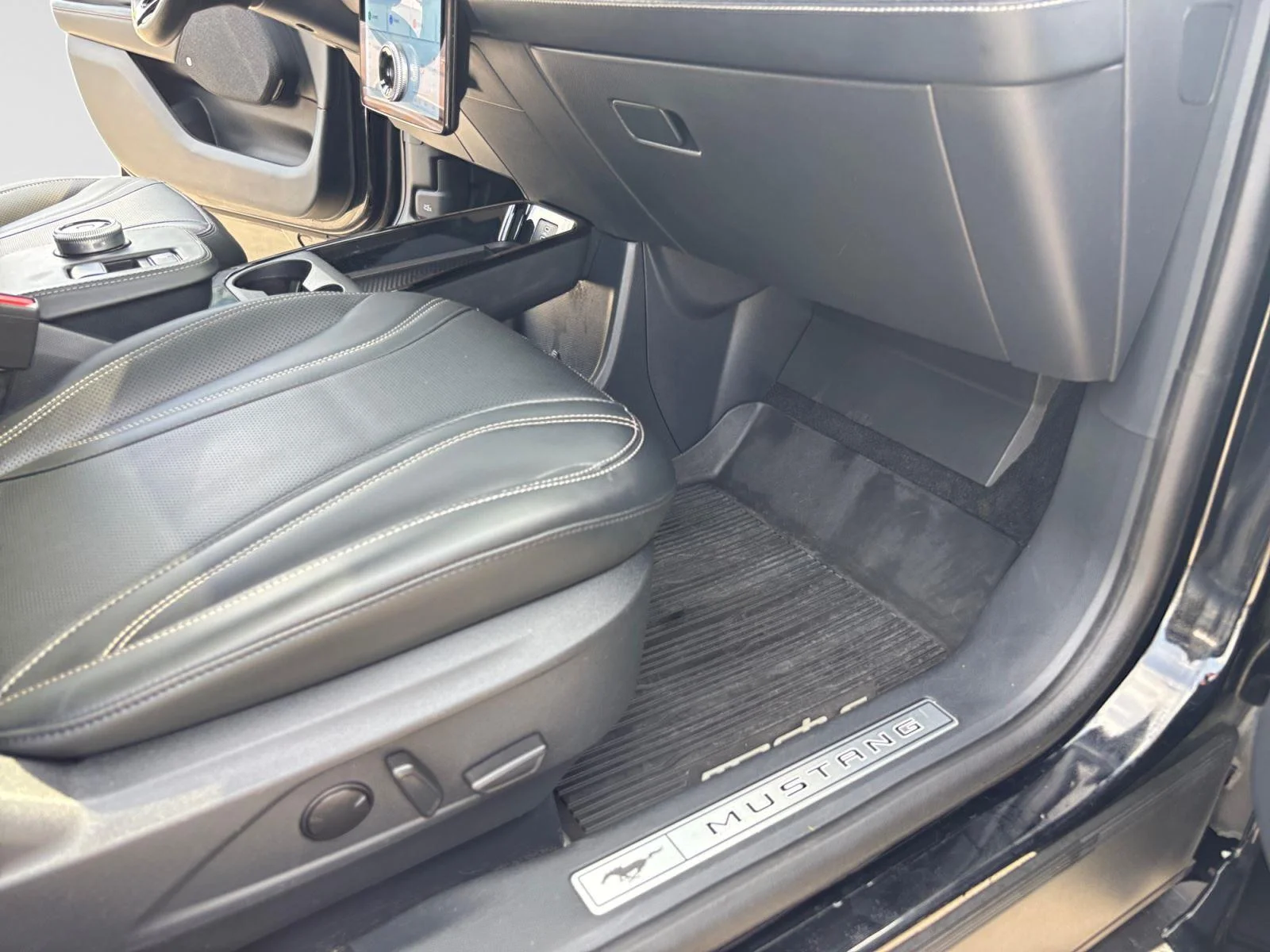 Used 2023 Shadow Black Ford Premium image 55