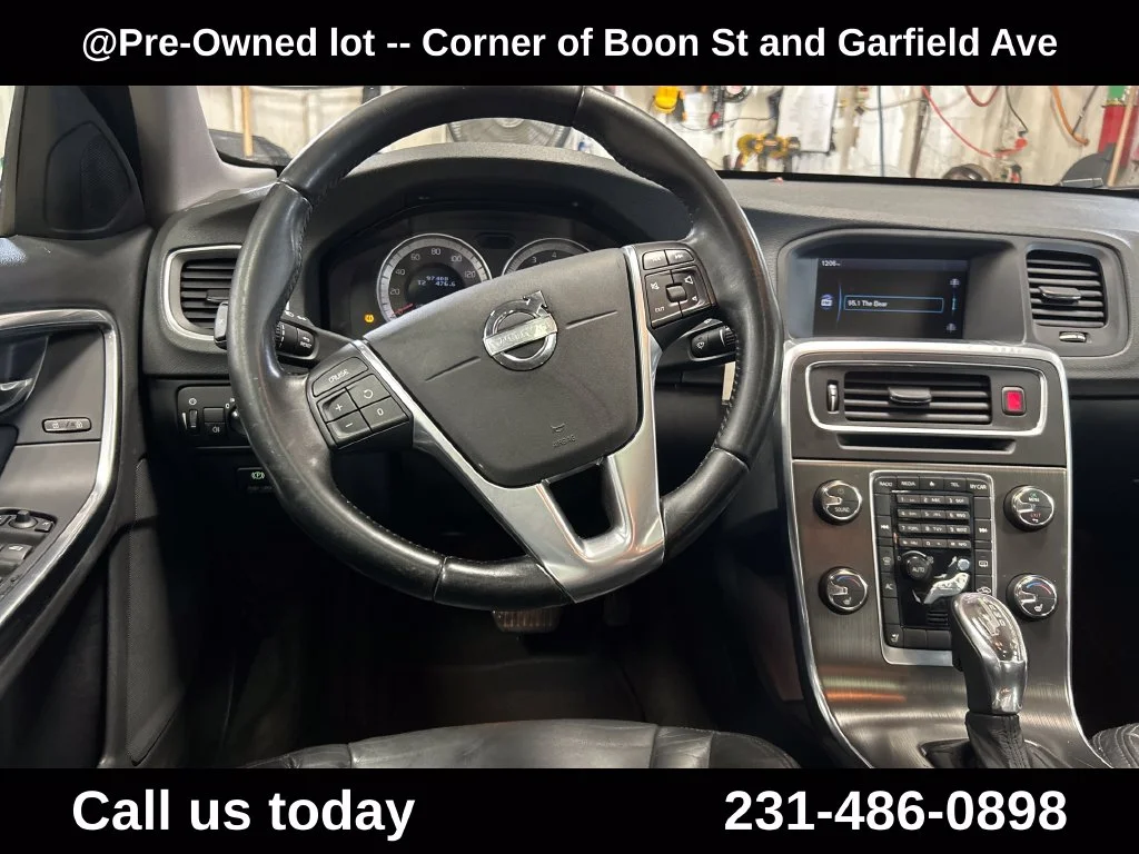 Used 2013  Volvo T5 image 16