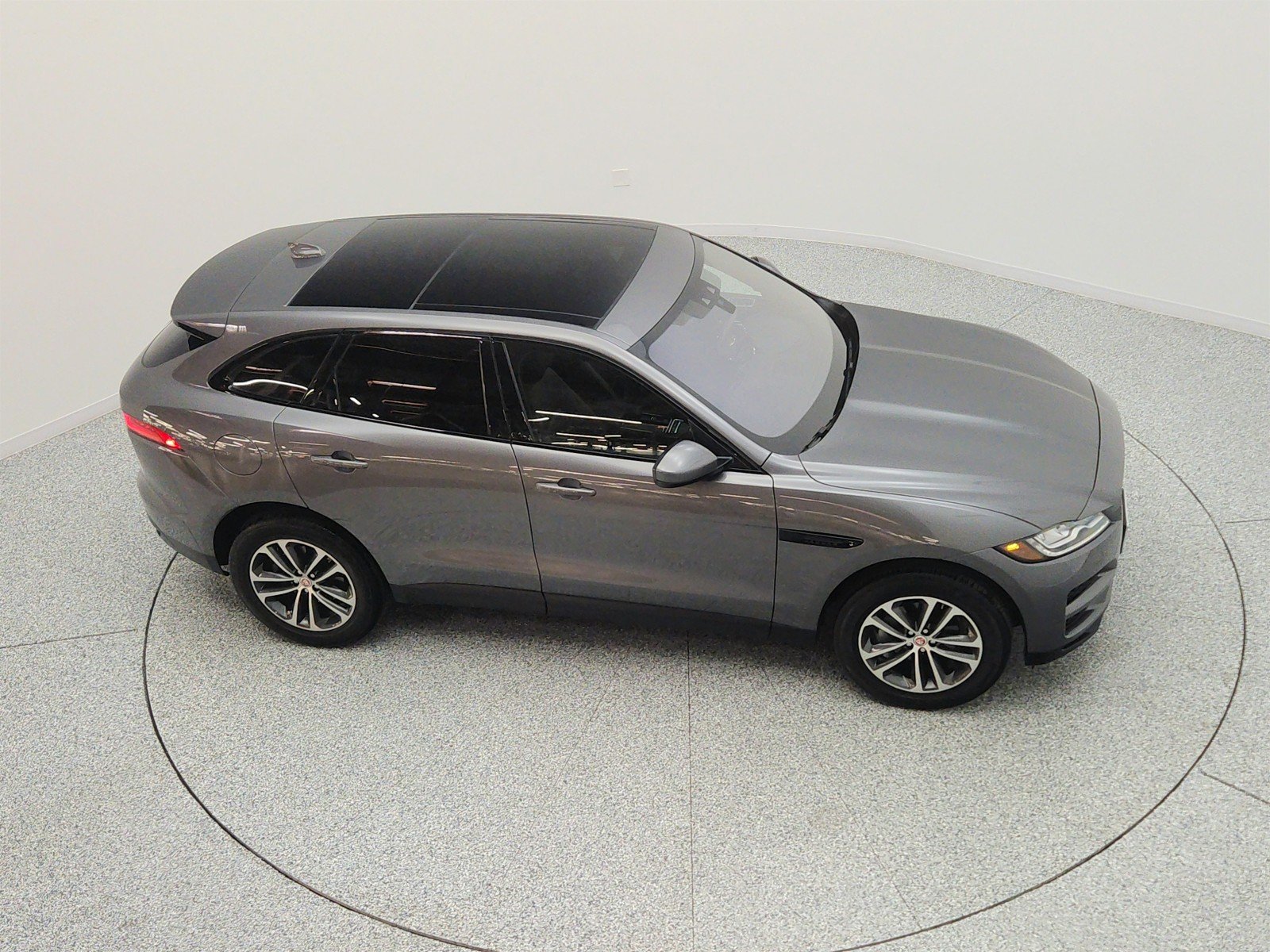 Used 2018 Corris Grey Metallic Jaguar 25t Prestige AWD image 25