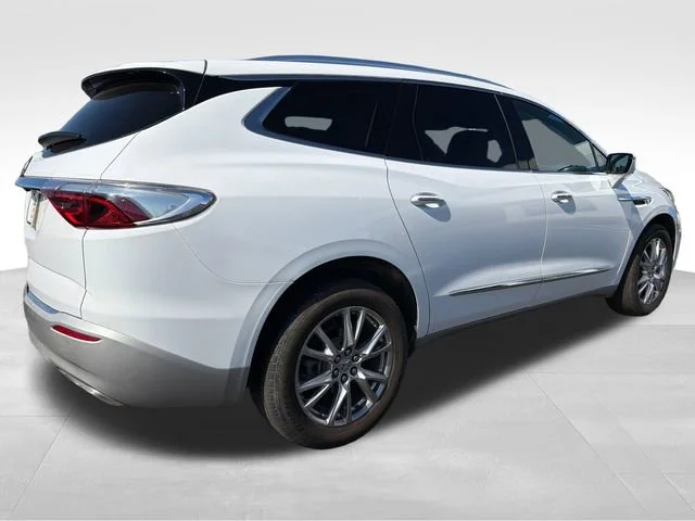 Used 2023 Summit White Buick Essence image 7