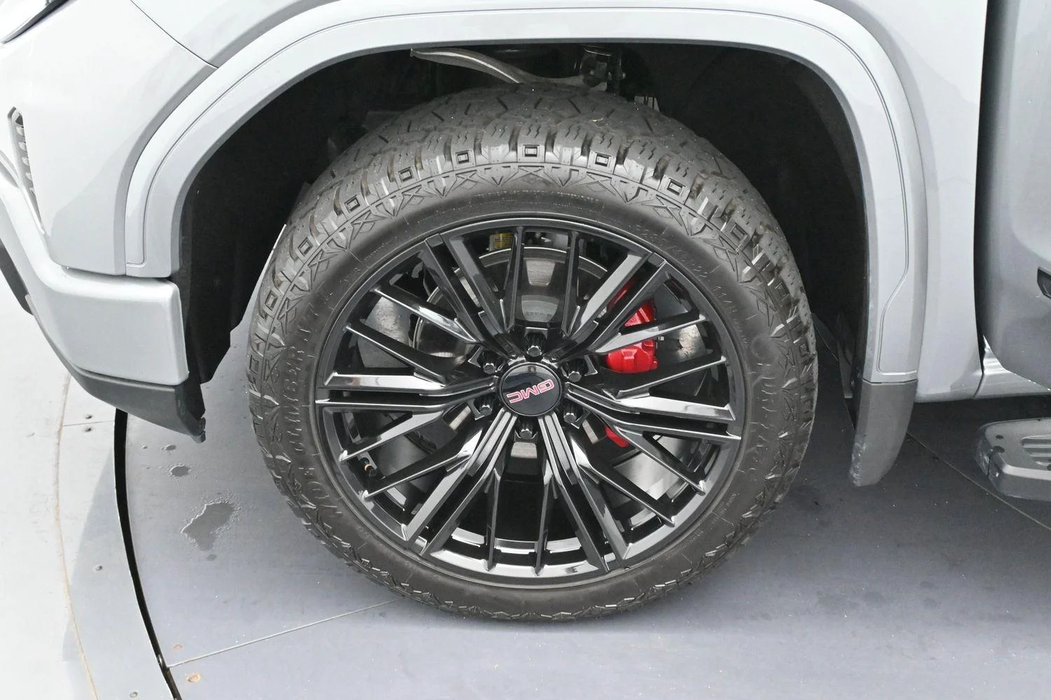 Used 2026 Sterling Metallic GMC Elevation image 32