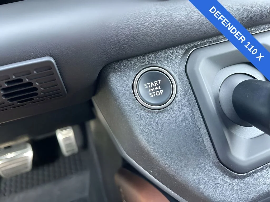 Used 2024  Land Rover X image 26