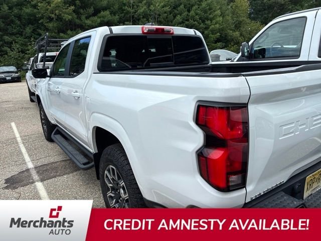 Used 2025 White Chevrolet Z71 image 3