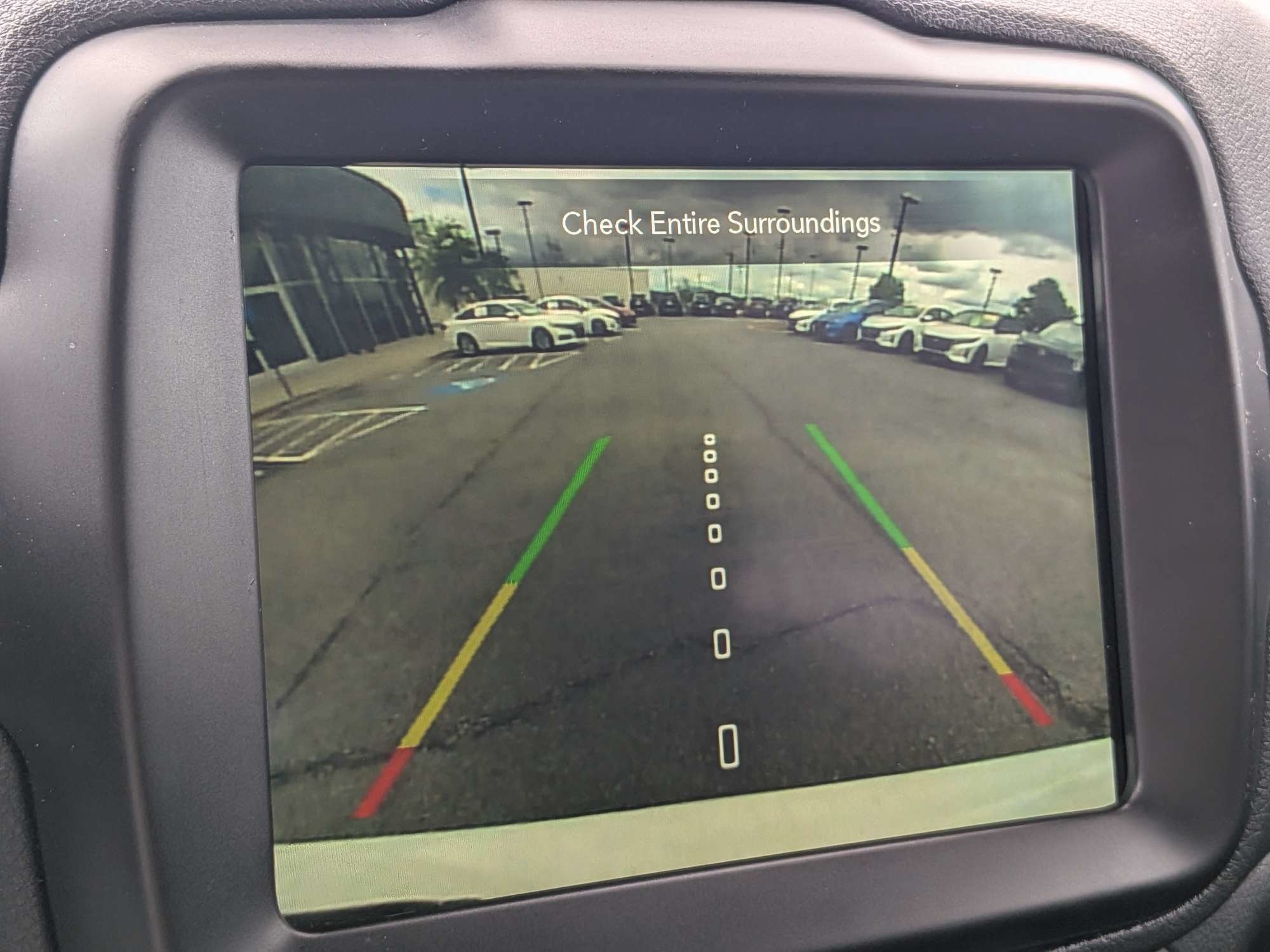 Used 2023 White Jeep Latitude image 19