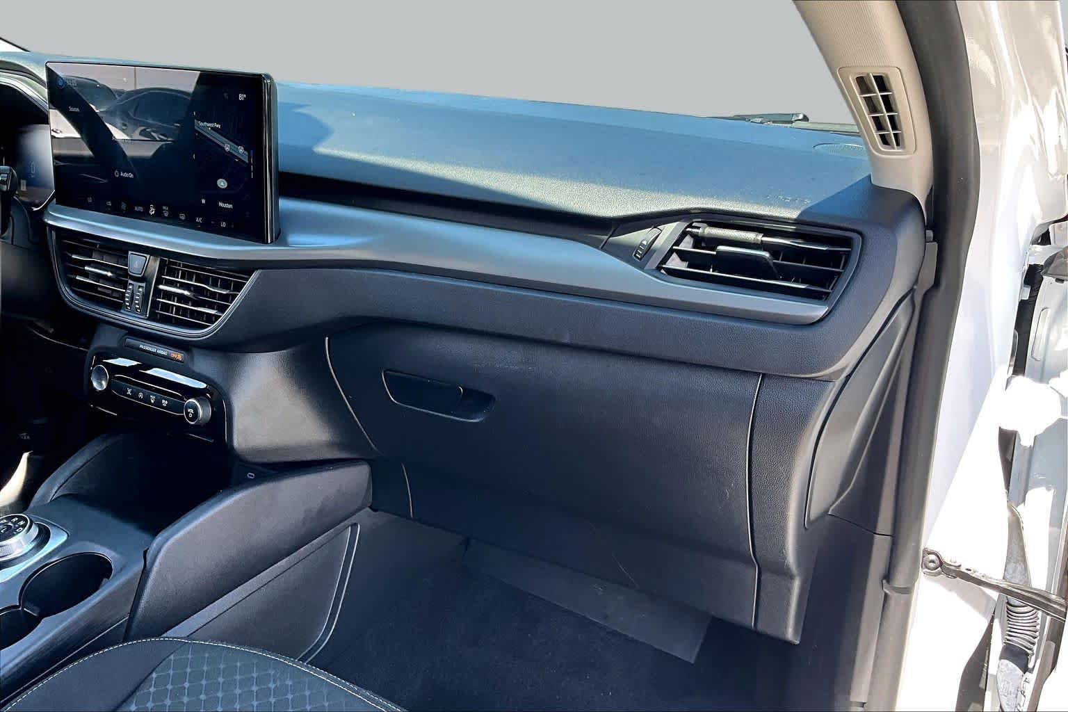 Used 2023 Oxford White Ford Active image 17