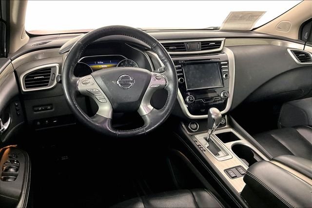 Used 2018 Red Nissan SL image 3