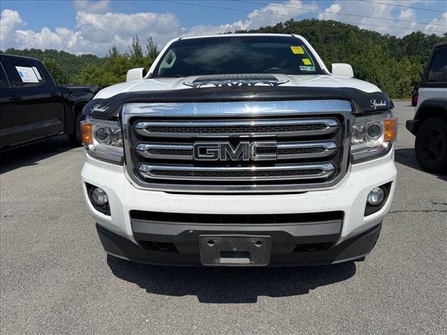 Used 2016 Summit White GMC 4WD SLE image 3