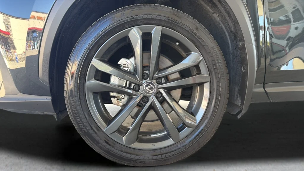 Used 2025 Obsidian Lexus Luxury image 14