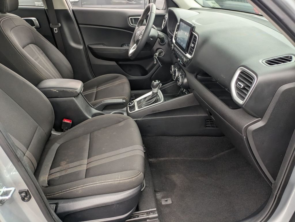 Used 2023 Silver Hyundai SEL image 24
