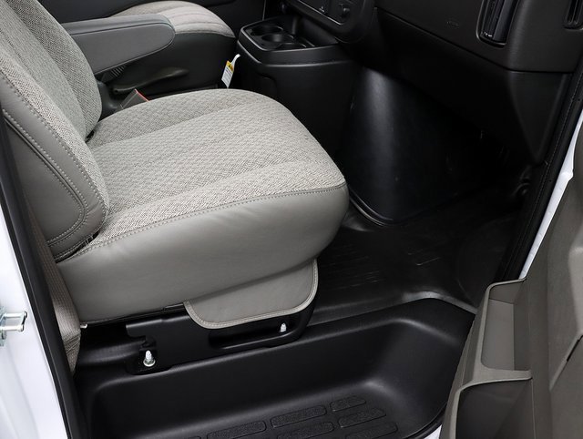 2026 GMC Savana Cargo Work Van - Photo 31