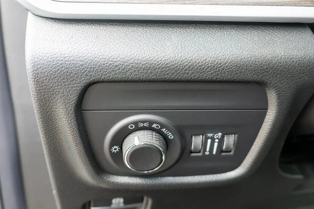 New 2026 White Jeep Altitude image 17