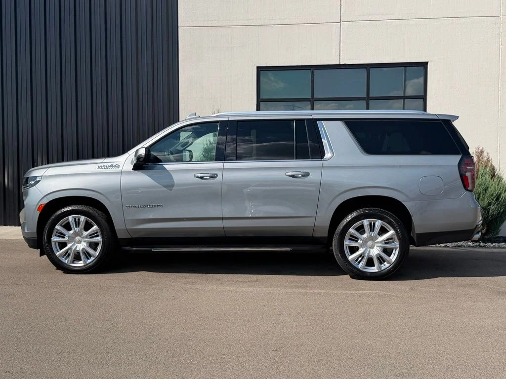 Used 2023 Gray Chevrolet High Country image 2
