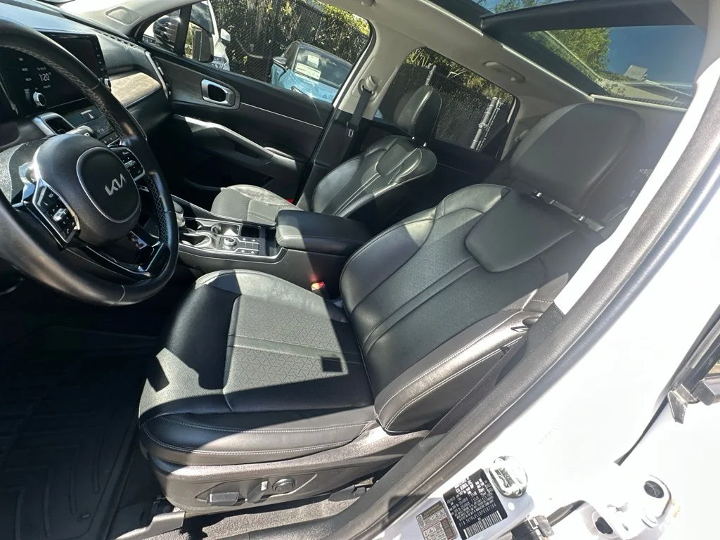 Used 2023 White Kia X-Line S image 10
