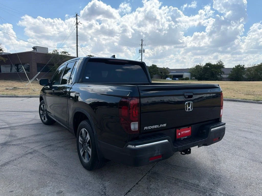 Used 2017 Black Honda RTL image 8