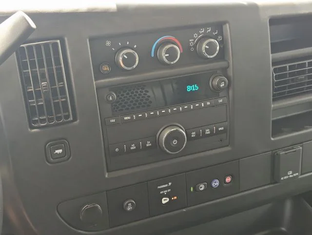 2025 Chevrolet Express Cargo Work Van - Photo 30