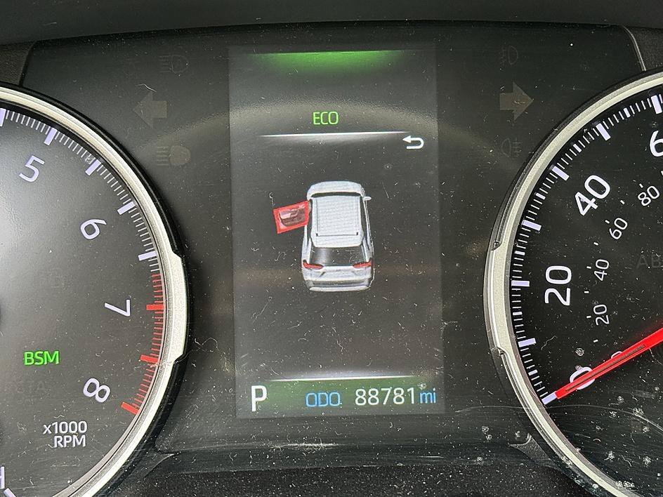 Certified Used 2022 Lunar Toyota XLE Premium image 25