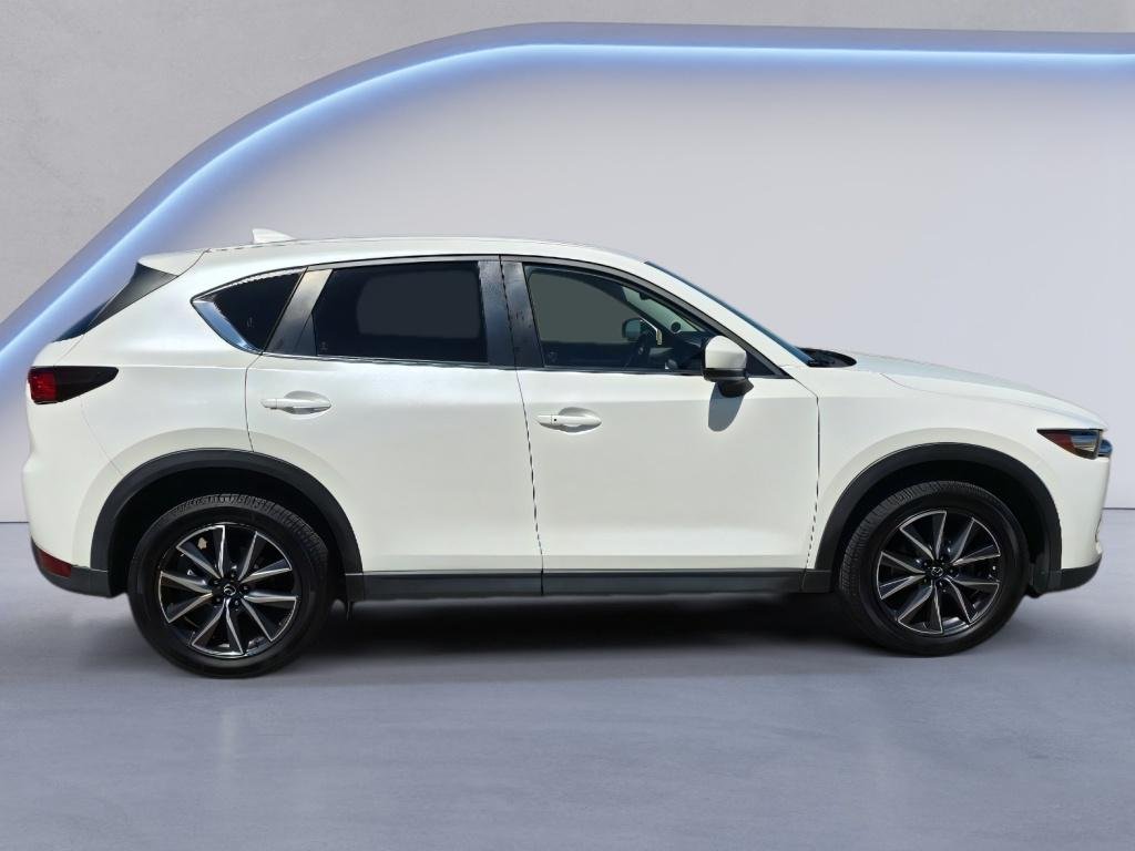 Used 2018 Snowflake White Pearl Mica Mazda Touring image 5