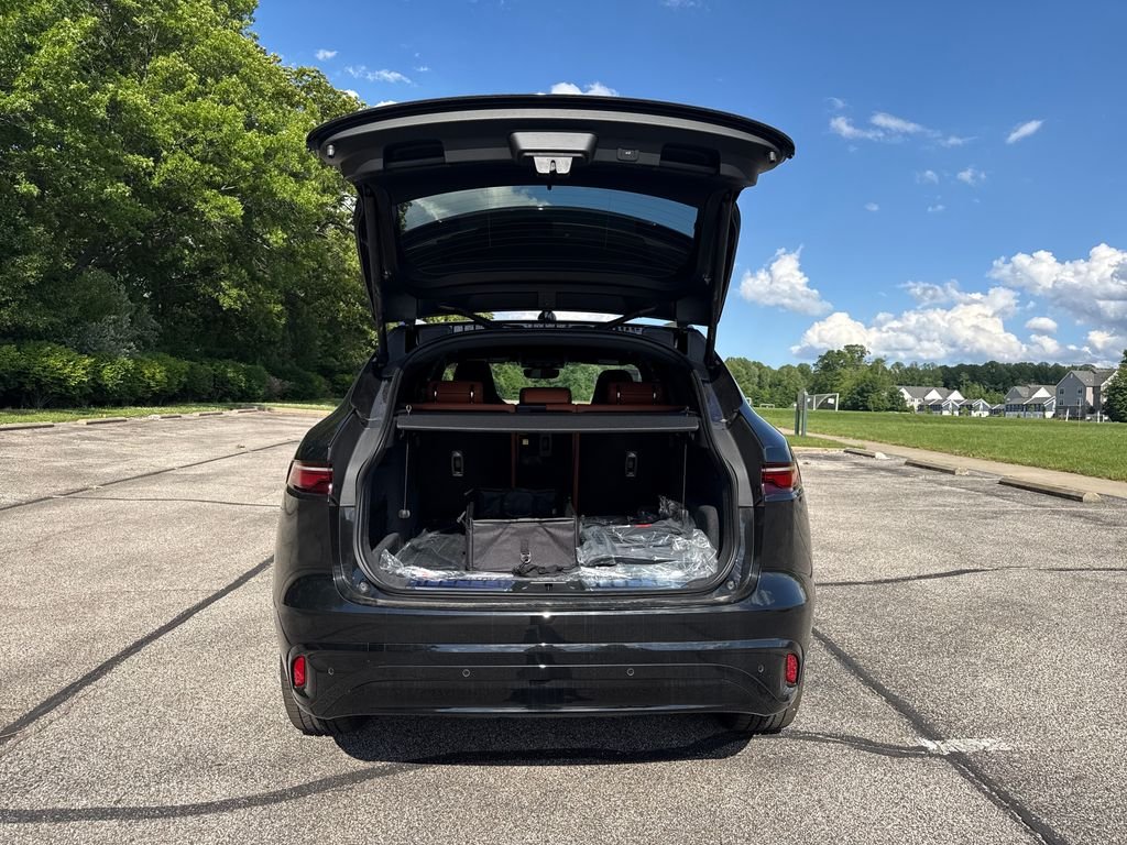 2026 Jaguar F-Pace R-Dynamic S - Photo 8