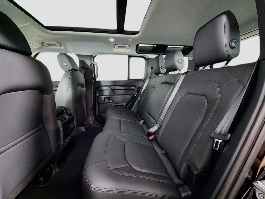 New 2026 Santorini Black Land Rover S image 26