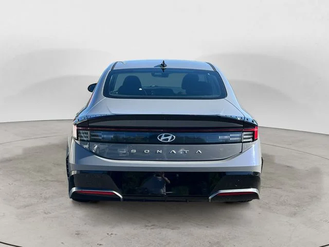 Used 2024 Transmission Blue Hyundai SEL image 4