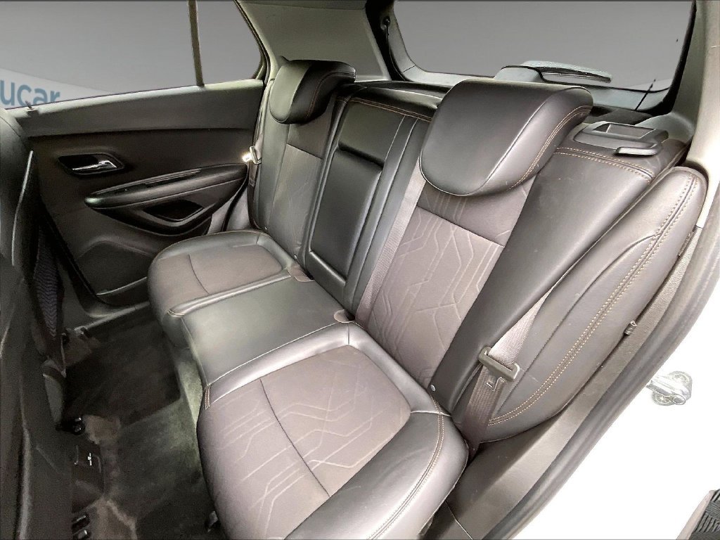 Used 2019 Summit White Chevrolet LT image 15