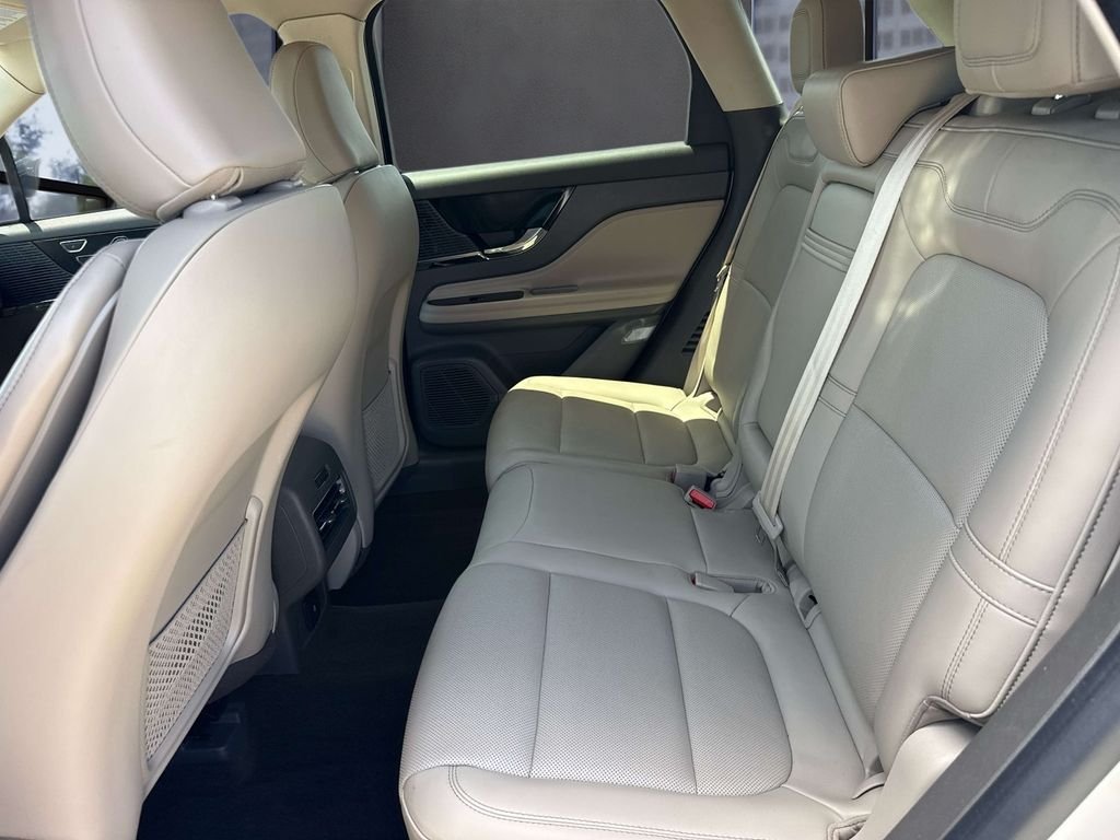 Certified Used 2022 Pearl Metallic Lincoln Standard image 14