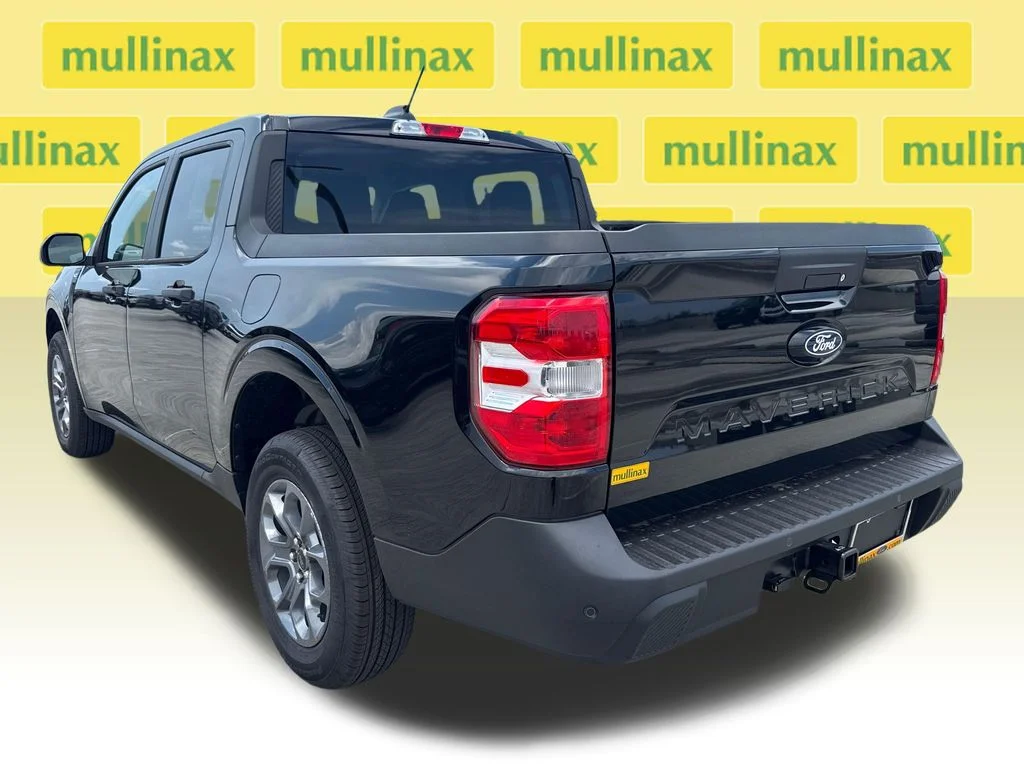 New 2026 Black Ford XLT image 4