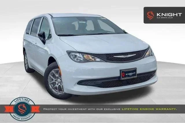 2026 Chrysler Voyager LX's photo