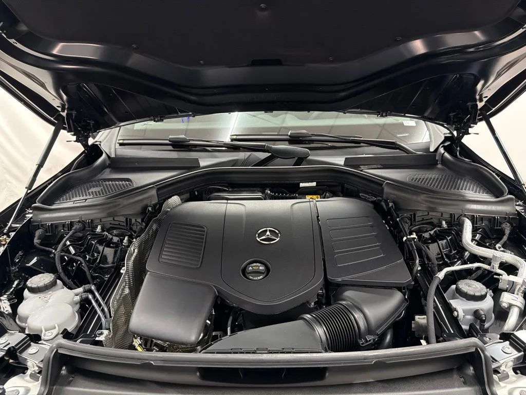 New 2026 Black Mercedes-Benz GLC 300 image 29